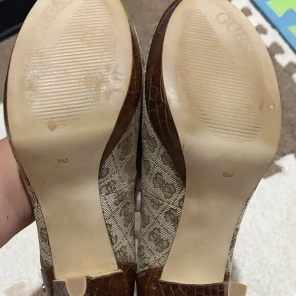 Guess Carolann Gold Buckle Peep Toe High Heels Sz 8 - Picture 8 of 9